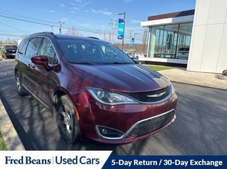 Used 2017 Chrysler Pacifica Touring-L Plus video 1