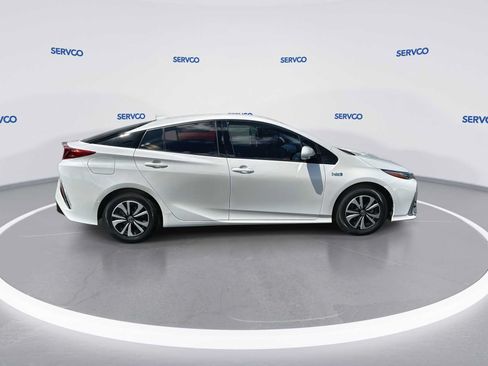 Used 2017 Toyota Prius Prime Premium FWD image 9