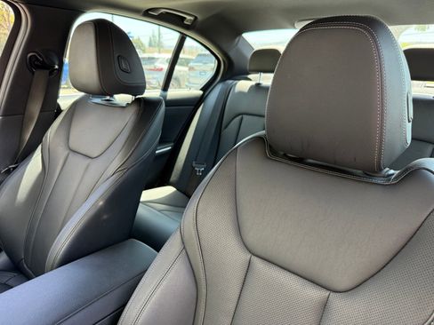 Used 2025 BMW 330i xDrive Sedan AWD/4WD image 27