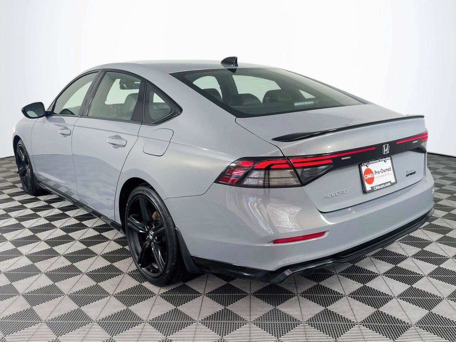 Used 2025 Honda Accord Sport image 7