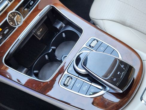 Used 2019 Mercedes-Benz E 300 4MATIC image 21