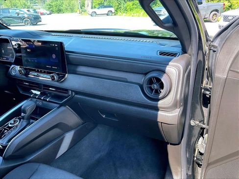 Used 2025 Chevrolet Colorado W/T w/ WT Custom Package AWD/4WD image 12