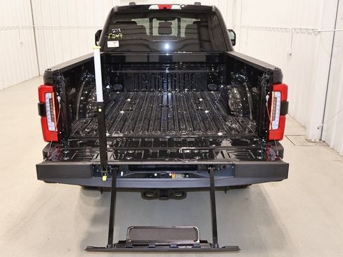 New 2026 Ford F250 Platinum image 35