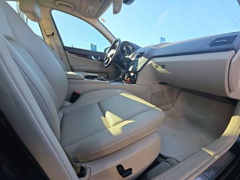 Used 2010 Mercedes-Benz C 300 4MATIC Sedan image 15