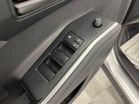 Used 2023 Toyota Highlander L FWD image 29