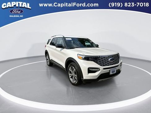 Certified 2020 Ford Explorer Platinum w/ Premium Technology Package AWD/4WD image 2