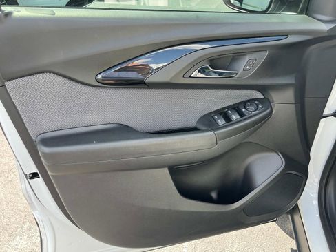 Used 2023 Chevrolet TrailBlazer LT image 25