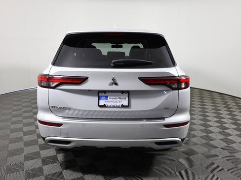 Used 2022 Mitsubishi Outlander SE AWD/4WD image 5