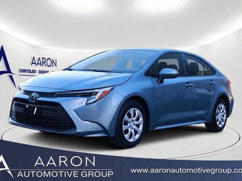 Used 2023 Toyota Corolla LE w/ Carpet Mat Package (TMS) FWD image 1