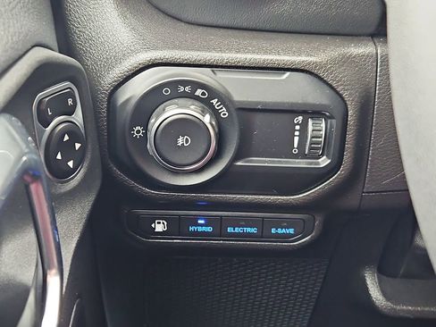 Used 2023 Jeep Wrangler Unlimited Rubicon 4xe AWD/4WD image 18