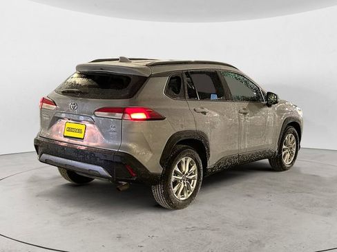 Used 2024 Toyota Corolla Cross LE w/ Moonroof Package image 5