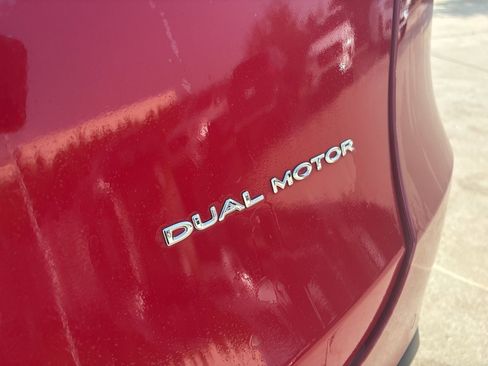 Used 2022 Tesla Model Y Long Range AWD/4WD image 9