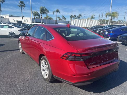 Certified 2025 Honda Accord LX image 5