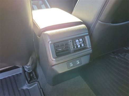 Used 2023 Honda Accord Touring image 9