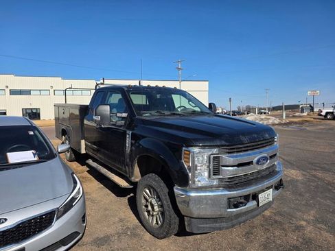 Used 2018 Ford F350 XLT w/ XLT Value Package image 2