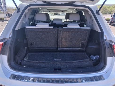 Used 2020 Volkswagen Tiguan SE w/ Panoramic Sunroof Package image 10