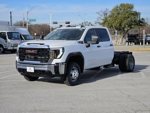 New 2026 GMC Sierra 3500 Pro w/ Convenience Package image 2