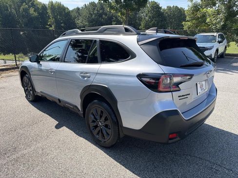 Used 2023 Subaru Outback Onyx Edition XT AWD/4WD image 6