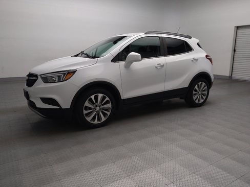 Used 2020 Buick Encore Preferred image 2