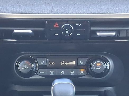 New 2026 Nissan Kicks SV w/ Cold Weather Package FWD image 5