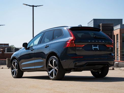 Certified 2025 Volvo XC60 T8 Ultra w/ Protection Package Premier AWD/4WD image 5