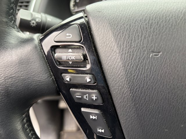 Used 2023 Nissan Armada SL w/ Captain's Chairs Package AWD/4WD image 30
