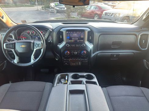 Used 2019 Chevrolet Silverado 1500 LT w/ Texas Edition image 17