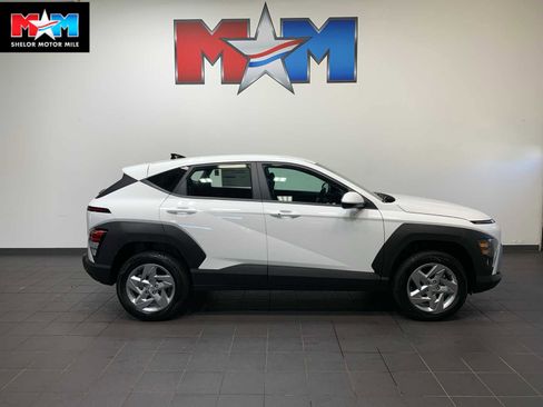 New 2026 Hyundai Kona SE image 1