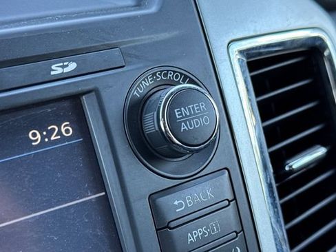 Used 2018 Nissan Titan SL w/ Chrome Package image 32