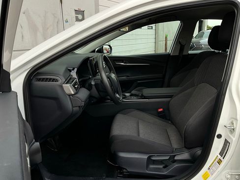 Used 2025 Toyota Camry LE image 10