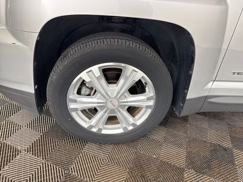 Used 2017 GMC Terrain SLE image 32