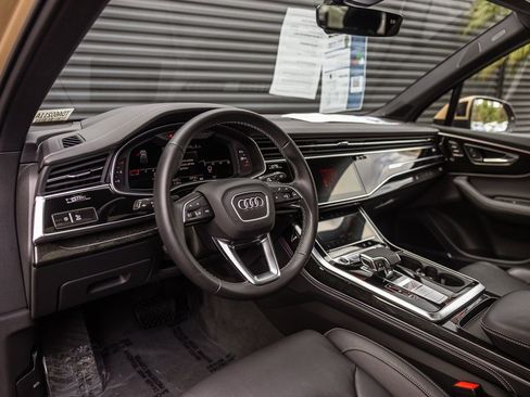 Used 2025 Audi Q7 3.0T Prestige image 4