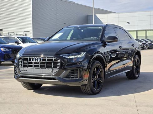 Used 2023 Audi Q8 Premium image 4