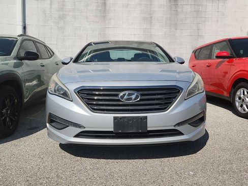 Used 2015 Hyundai Sonata Limited w/ Option Group 05 FWD image 2