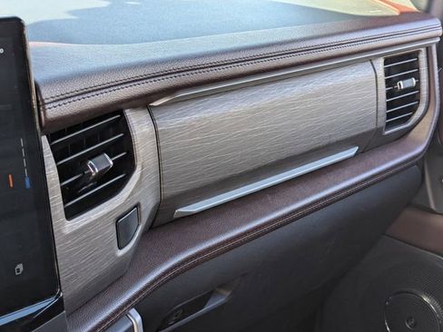 Used 2023 Ford Expedition Max Limited image 27