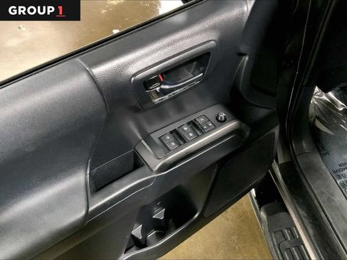 Certified 2020 Toyota Tacoma TRD Sport w/ Technology Package image 36