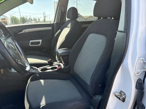 Used 2012 Chevrolet Captiva Sport LS FWD image 21