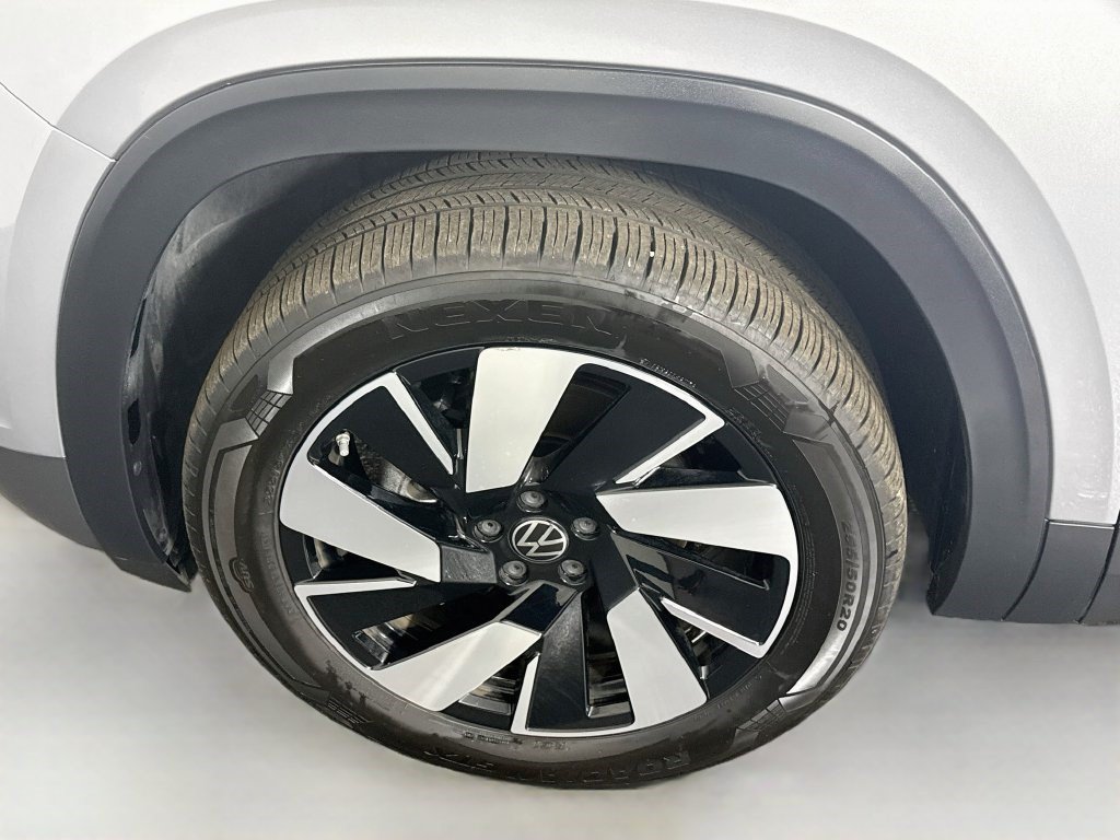 Used 2026 Volkswagen Atlas Cross Sport SE FWD image 37