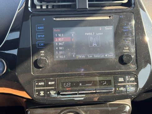 Used 2017 Toyota Prius Two w/ Carpet Mat Package image 21