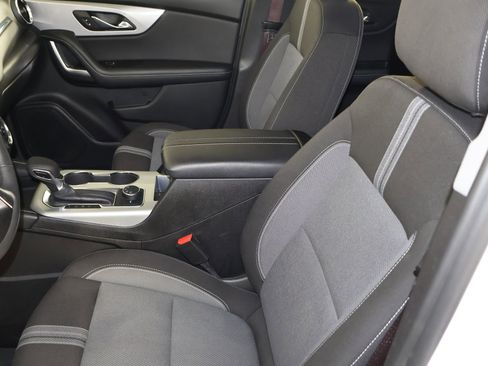 Used 2025 Chevrolet Blazer LT image 37