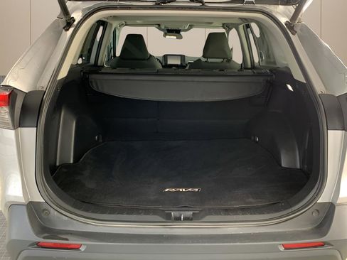 Used 2022 Toyota RAV4 XLE image 13