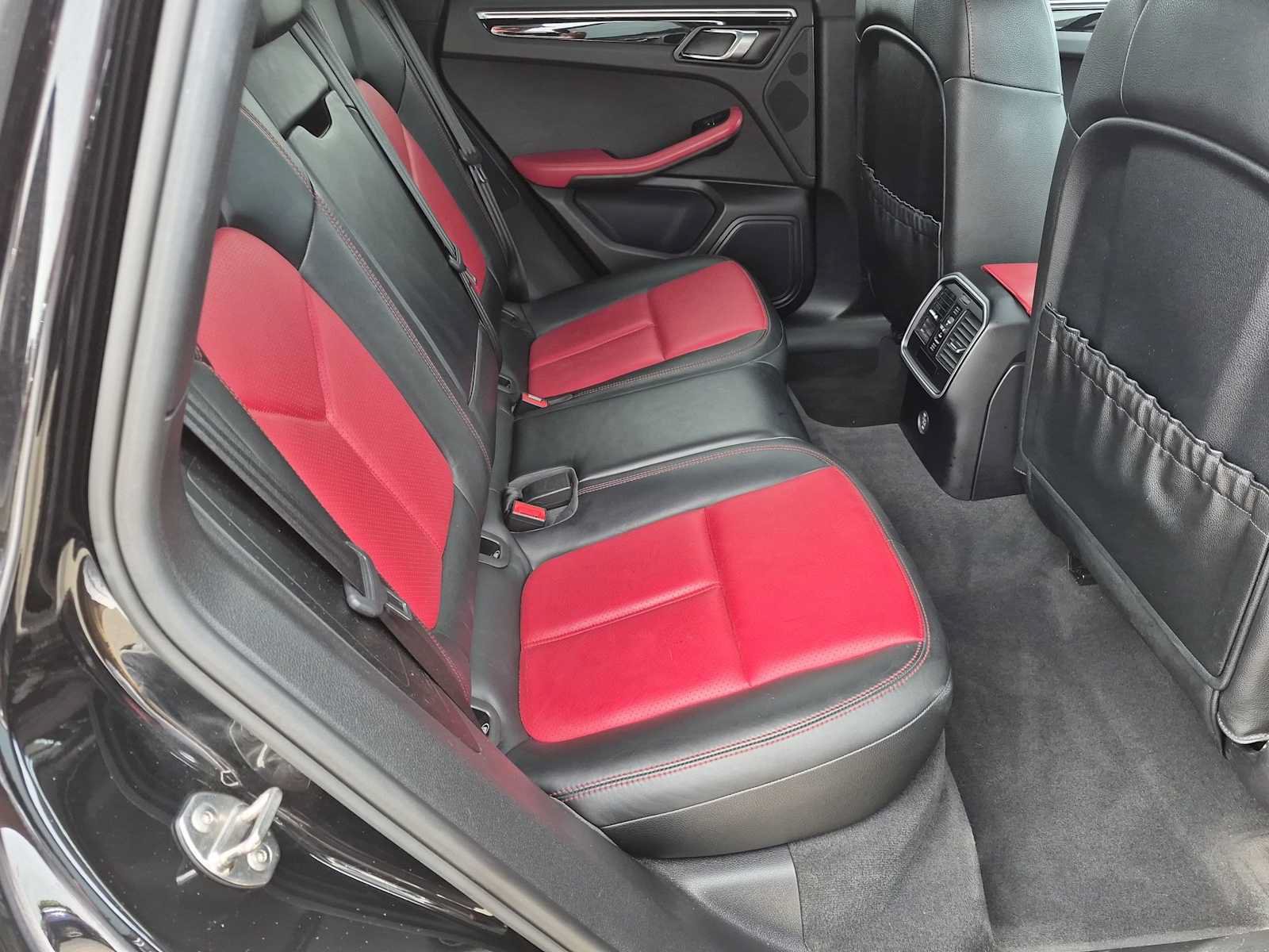 Used 2018 Porsche Macan AWD/4WD image 20
