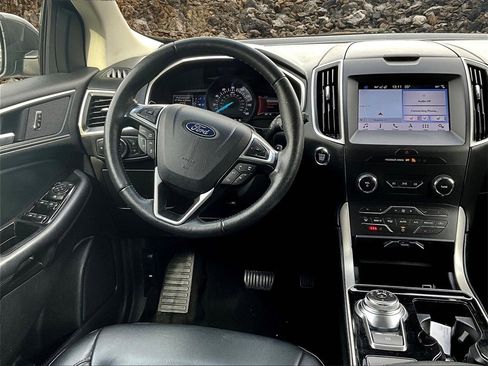 Used 2019 Ford Edge SEL w/ Equipment Group 201A image 5