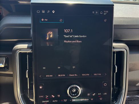 Used 2025 GMC Yukon XL Denali AWD/4WD image 30