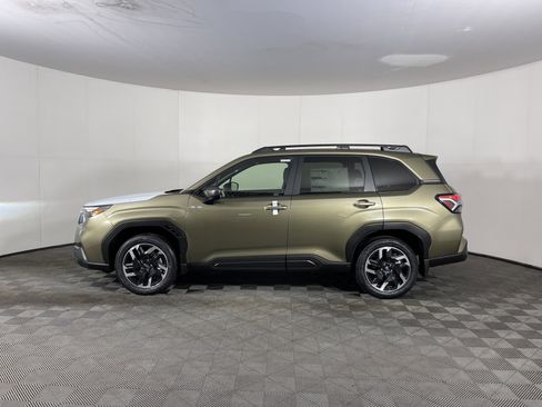 New 2025 Subaru Forester Premium image 3