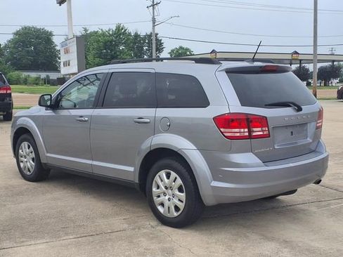 Used 2017 Dodge Journey SE w/ Flexible Seating Group image 3