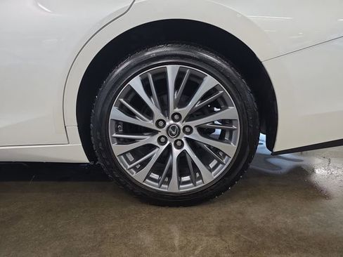 Used 2019 Lexus ES 350 w/ Premium Package image 32
