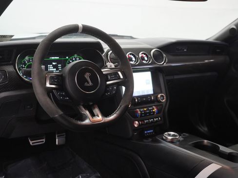 Used 2021 Ford Mustang Shelby GT500 w/ Carbon Fiber Track Pack image 17