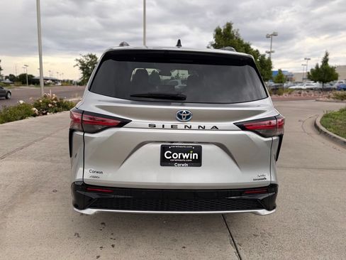 Used 2023 Toyota Sienna XSE w/ XSE Plus Package AWD/4WD image 9