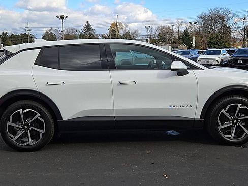 New 2026 Chevrolet Equinox EV LT image 5